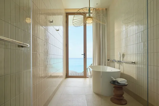 1 Bedroom, Overwater, Villa, King Bed, Jetted Tub، Centara Grand Lagoon Maldives 4/4