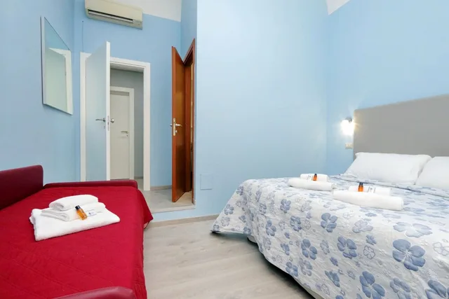 غرفة عائلية ثلاثية بسرير بطابقين وسرير كوين، B&B Domus Domas 5/8