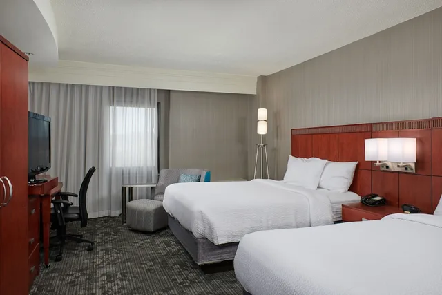 غرفة بسريرين كوين لذوي الإعاقة، Courtyard by Marriott Bristol 1/3