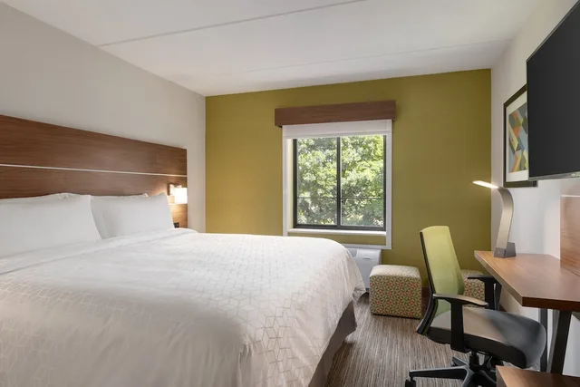غرفة قياسية بسرير فردي، Holiday Inn Express Plattsburgh 4/5