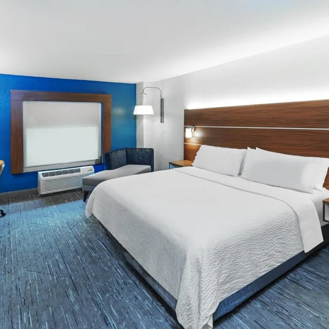 Standard, Sofa, Holiday Inn Express El Paso-Central 4/6