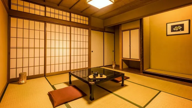 غرفة يابانية اقتصادية بفرشتي فوتون بحوض استحمام، Ooedo Onsen Monogatari Awazu Grand Hotel 1/2