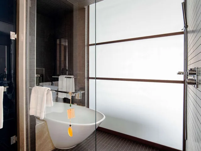 1 Bedroom, Suite, King Bed, Bosphorus View, Lounge Access, Fairmont Quasar Istanbul 6/7