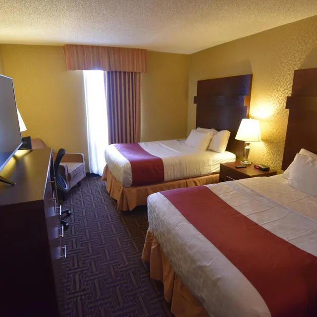 غرفة ديلوكس بسريرين مزدوجين، Travelodge by Wyndham, North Battleford 1/3