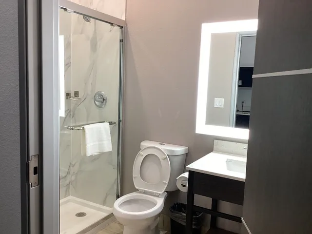 غرفة قياسية بسرير كينج لذوي الإعاقة، Studio6 Dallas, TX - Fair Park 6/8