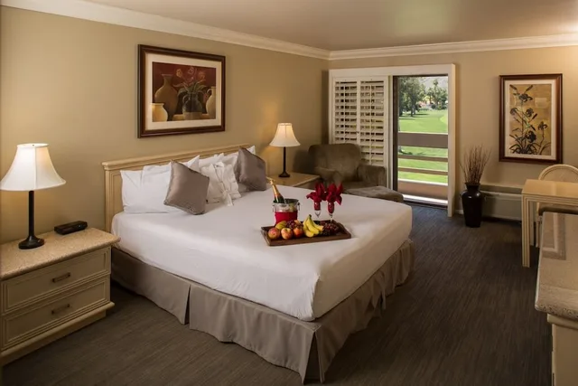 Standard, King Bed, Pool or Golf View، Indian Wells Resort Hotel 1/3