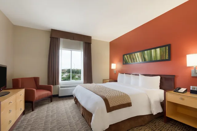 جناح بسرير كينج بغرفة نوم واحدة بمطبخ، Hawthorn Suites By Wyndham College Station 1/10