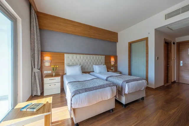 غرفة قياسية بسرير مزدوج أو سريرين منفصلين، Parion Hotel 2/10