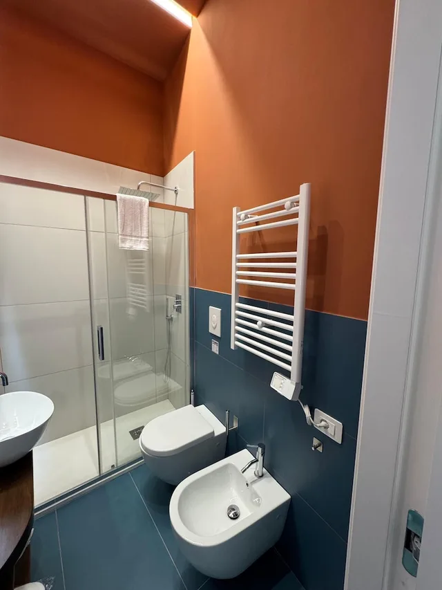 غرفة كومفورت بسرير كينج بإطلالة على المدينة بشرفة، Poerio Station Rooms & Apartment 10/10