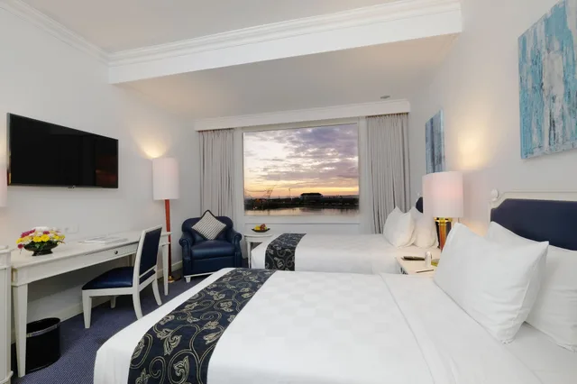 Deluxe Sea View, ARYADUTA MAKASSAR 3/6