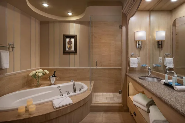 جناح بريميوم بغرفتي نوم، The Royal Kelowna 6/8