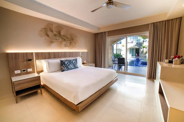 2 Bedrooms, Diamond Club, Swim Out, Presidential, Luxury, Suite, King Bed, 2 Queen Beds, Sofa, Hot Tub، Royalton Punta Cana, An Autograph Collection All-Inclusive Resort and Casino 2/14