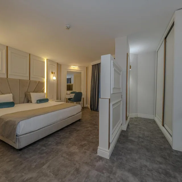 جناح ديلوكس بسرير كينج مع أريكة بجاكوزي، Best Western Plus Khan Hotel 3/7