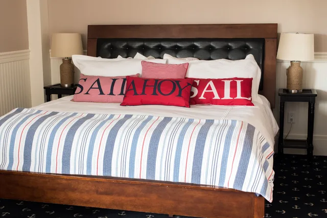 جناح بسرير كينج وسرير كينج وسريرين منفصلين، Nonantum Resort 3/4
