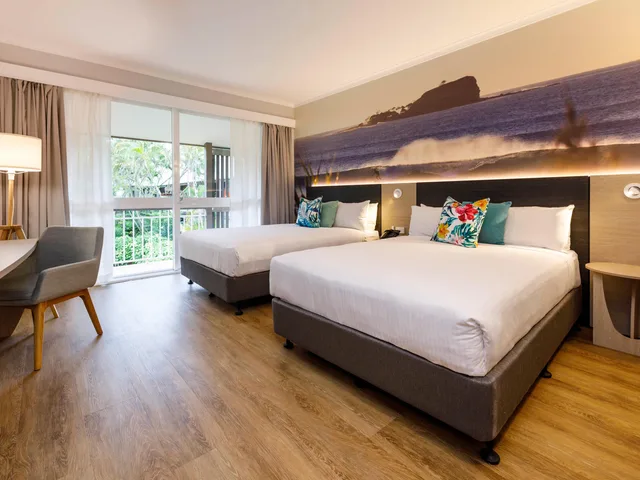 Resort, 1 Queen and 1 Single Bed, Garden View, Novotel Sunshine Coast Resort 2/5