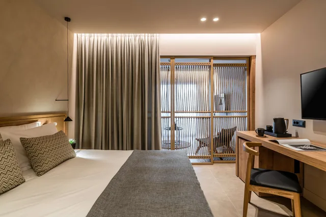 Suite, Queen Bed, Sea View, 2 Sofa, Sauna، Ella Helea 2/5