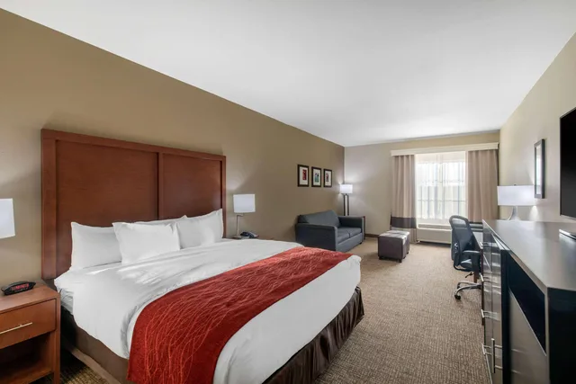 جناح، Comfort Inn and Suites Cedar Hill Duncanville 1/2