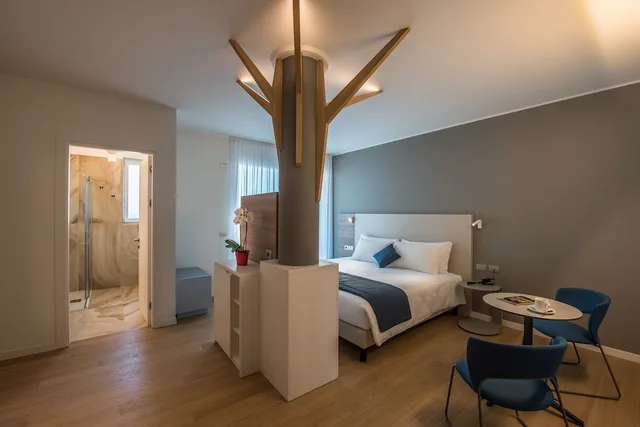 Grand, King Bed, Sea View, Hesperia Hotel & Residence 5/8