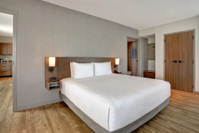 جناح بسرير كينج بشرفة بغرفة نوم واحدة مع أريكة بمطبخ صغير لذوي الإعاقة، Hyatt Place Kent Narrows and Marina 1/1