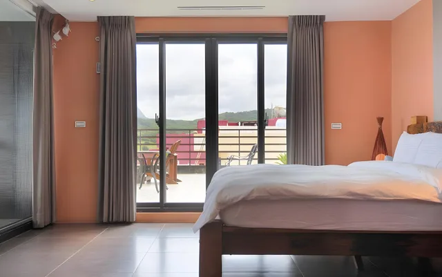 غرفة ديلوكس بإطلالة على البحر، Jing Guan Hotel 1/2