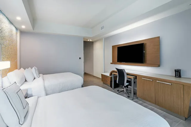 غرفة بسريرين كوين، Courtyard by Marriott South Padre Island 1/2