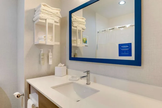 غرفة بسريرين كوين بحوض استحمام لذوي الإعاقة، Hampton Inn & Suites Weatherford 6/9