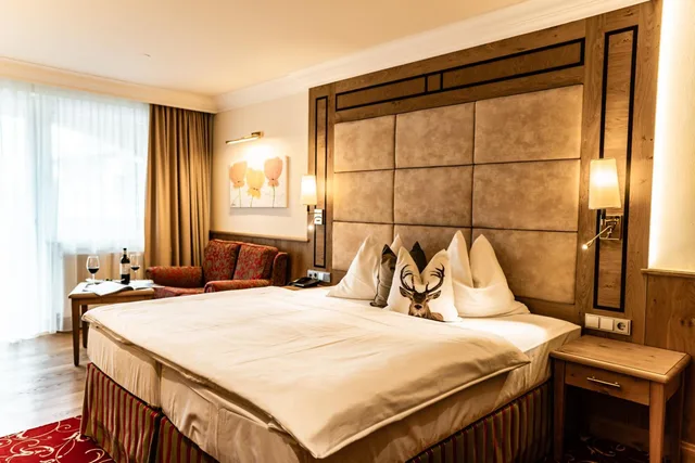 Deluxe, King Bed, Garden or Parking View، Hubertushof 9/10
