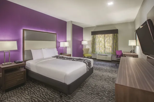 Room, Queen Bed, Accessible, La Quinta Inn & Suites by Wyndham NW Tucson Marana 4/10