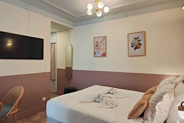 Superior, Studio, Side Courtyard View، Hôtel Au Picardy 4/10