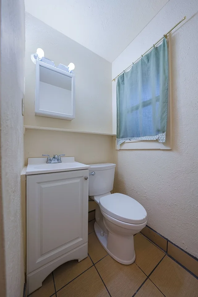 2 Bedrooms, Suite, 2 Queen Beds, OYO Hotel Portland OR near Airport 5/6