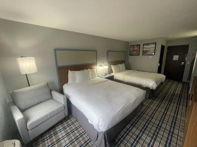 غرفة بسريرين كوين، AmericInn by Wyndham Delafield 5/10