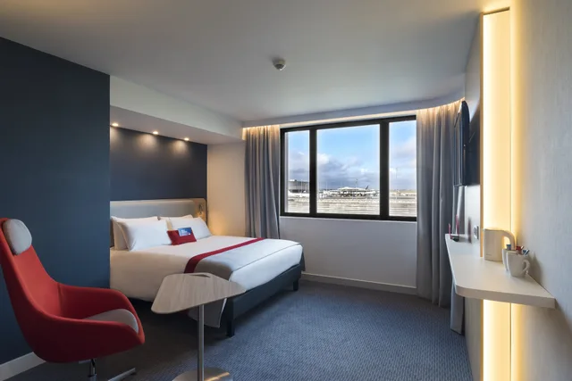 Standard, Twin Beds, Accessible, HOLIDAY INN EXPRESS PARIS - CDG AIRPORT 3/6