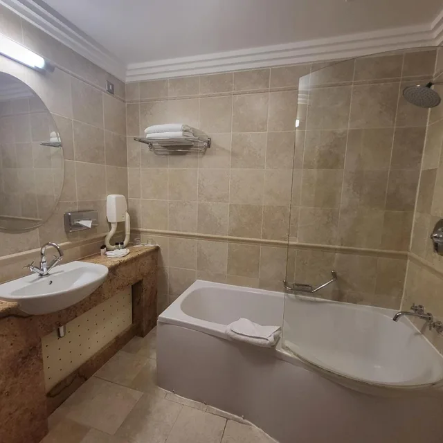 Room, Double Bed, Lawlors of Naas 8/10