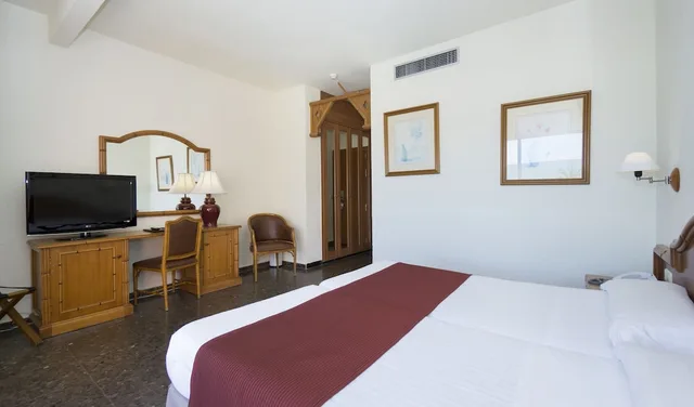 غرفة قياسية بسرير مزدوج بشرفة، MS Tropicana Costa del Sol 5/7