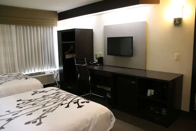 غرفة بسريرين مزدوجين، Sleep Inn Near Great Lakes Naval Base 2/4