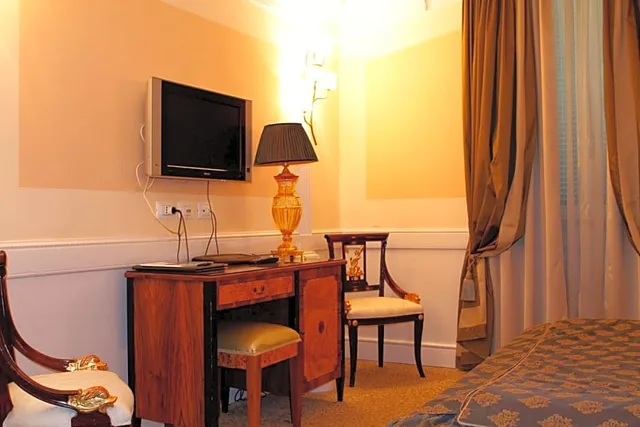 غرفة قياسية رباعية، Boutique Hotel Trevi 2/2