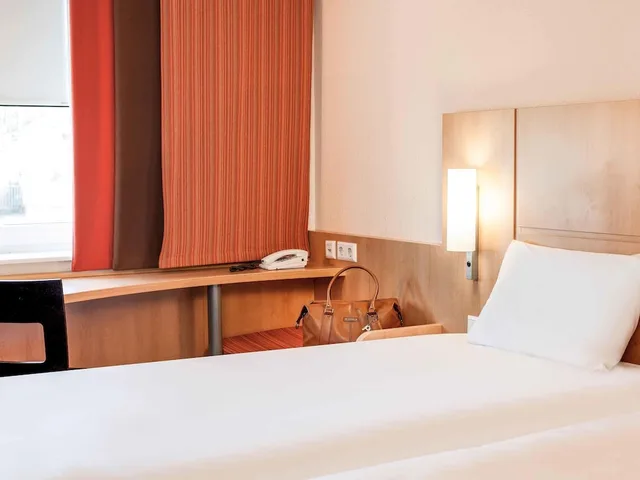 غرفة بسريرين منفصلين، ibis London Elstree Borehamwood 3/8