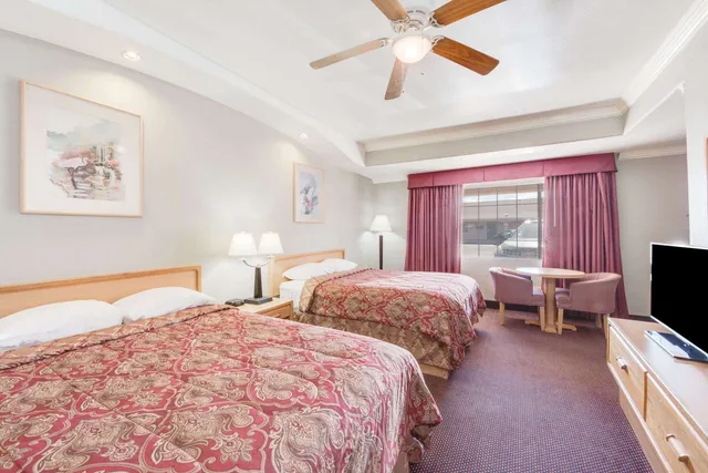 غرفة بسريرين كوين، Knights Inn Van Horn 1/4