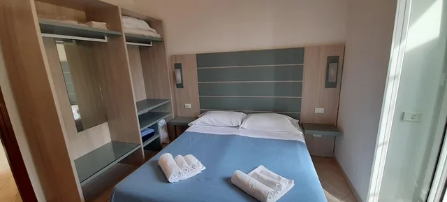 استوديو كلاسيكي بسرير مزدوج وسرير فردي في الملحق، Hotel Villa Argentina 2/2