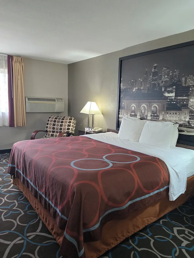 غرفة قياسية بسرير كينج، Super 8 By Wyndham Kansas City 4/10