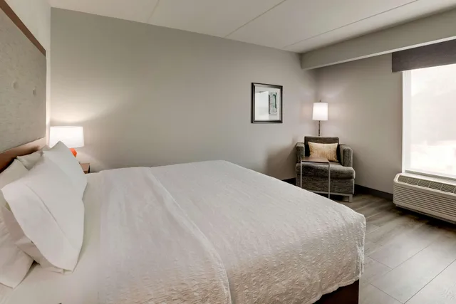 غرفة بسرير مزدوج، Hampton Inn & Suites Rome 4/5