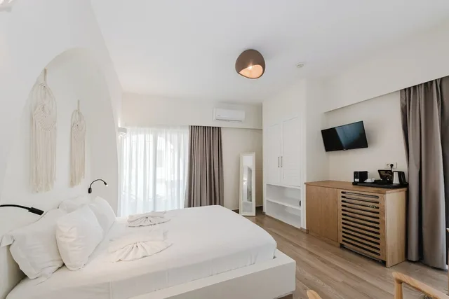 Harmony, Pool View، Evexia Boutique Hotel & Spa - Adults Only 1/10