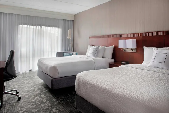 غرفة بسريرين كوين لذوي الإعاقة، Courtyard Fishkill by Marriott 1/6