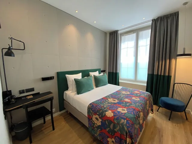 غرفة بسرير كوين في الطابق الأرضي لذوي الإعاقة، Le Basile Hotel 3/6