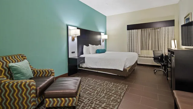 Standard, King Bed, Pet Friendly, Best Western Mayport Inn & Suites 1/5