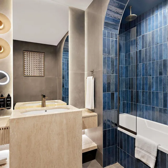 جناح بريفيليج بسرير كينج، MERCURE ABU DHABI DOWNTOWN 4/4