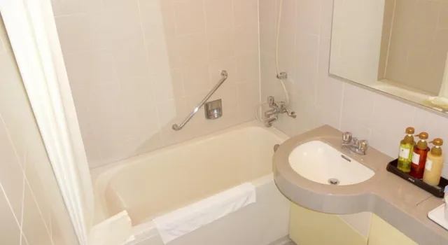 غرفة ثلاثية بثلاثة أسرّة وسريرين مع سرير إضافي، Kobe Luminous Hotel 3/3