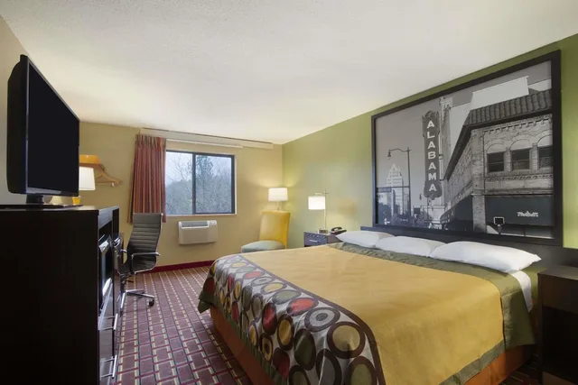 غرفة قياسية بسرير كينج، Super 8 by Wyndham Homewood Birmingham Area 2/5