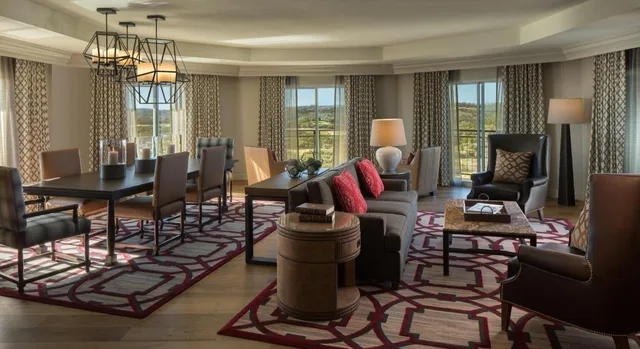 2 Bedrooms, Texas, Suite, King Bed, Balcony، Signia by Hilton La Cantera Resort & Spa 2/2