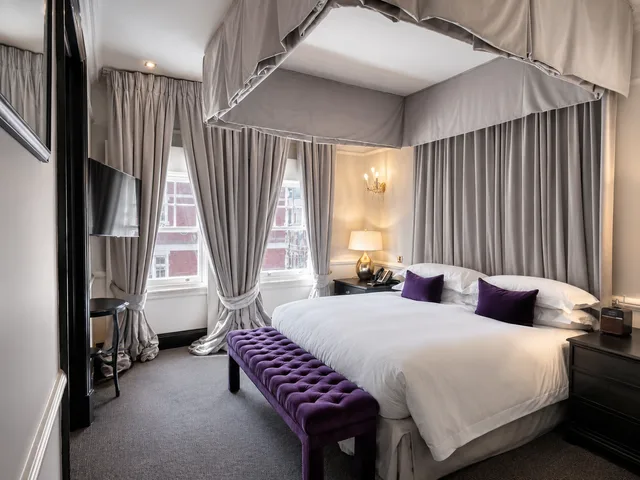 جناح، No 11 Cadogan Gardens Hotel 2/4